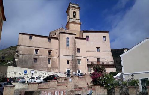 RIO ELBA, CLAUDIO DE SANTI CONFERMA LA DIMISSIONI. ADESSO SI ATTENDE IL COMMISSARIO
Il sindaco legge una sorprendente relazione di fine mandato